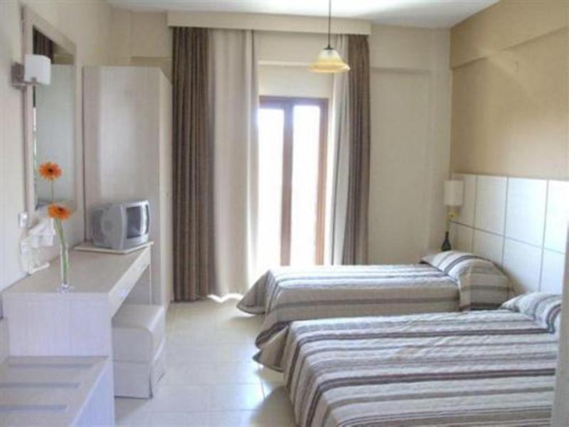 Aristotelis Hotel Fourka Exterior photo