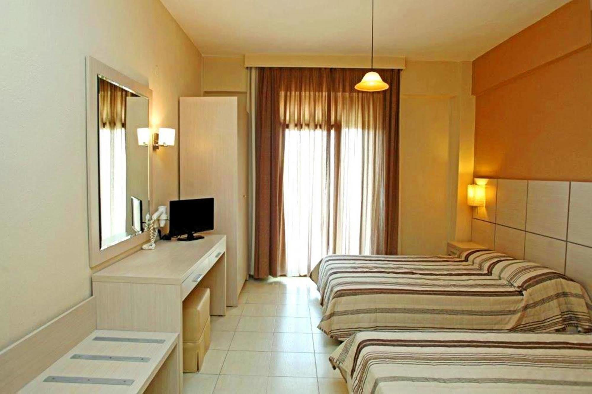 Aristotelis Hotel Fourka Exterior photo