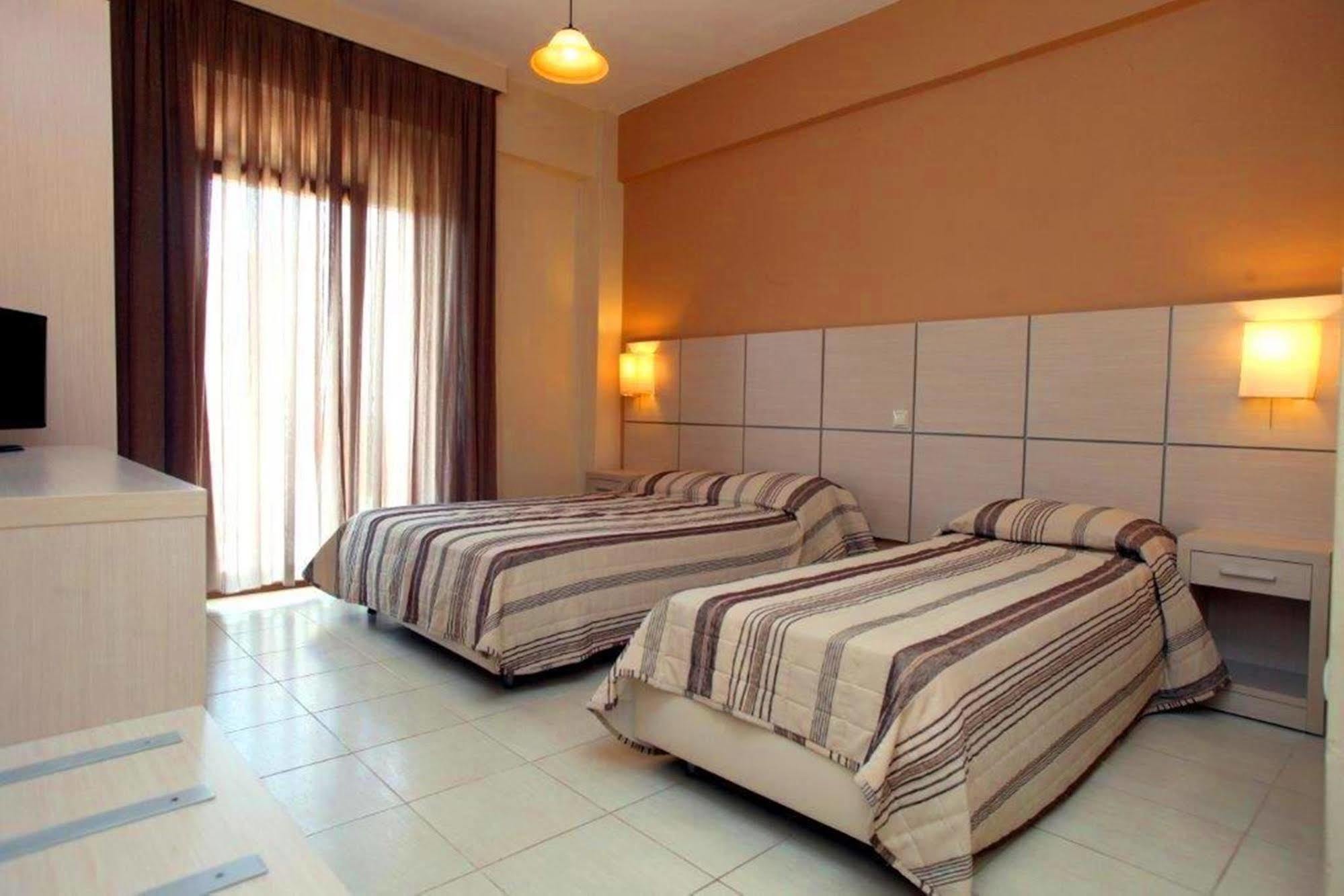 Aristotelis Hotel Fourka Exterior photo
